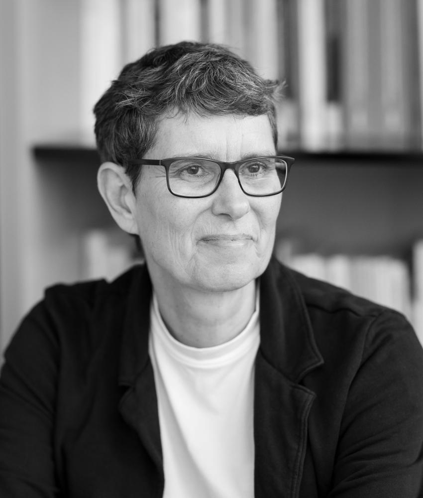 Dr. Corinna Bath
